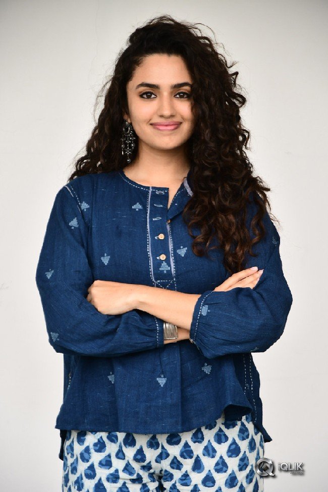 Malavika-Nair-New-Stills